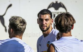 Rafa Mir junto a sus compañeros en un entrenamiento.
