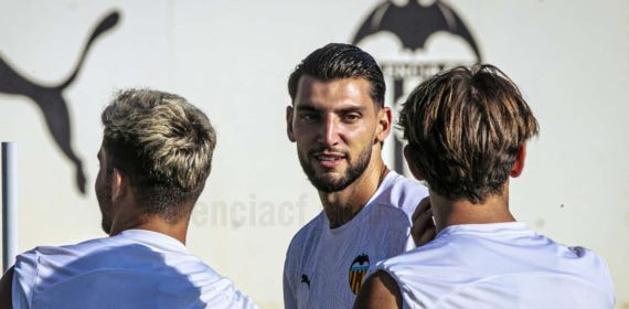 Rafa Mir junto a sus compañeros en un entrenamiento.