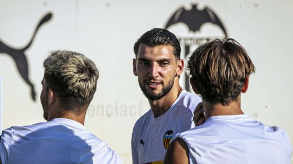 Rafa Mir junto a sus compañeros en un entrenamiento.