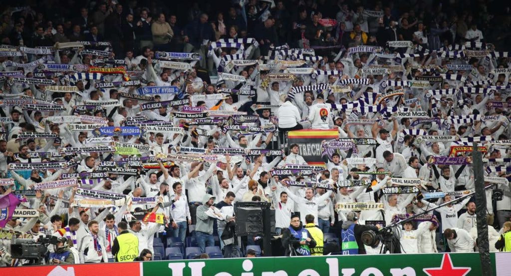 Grada de animación del Real Madrid, en el Bernabéu.