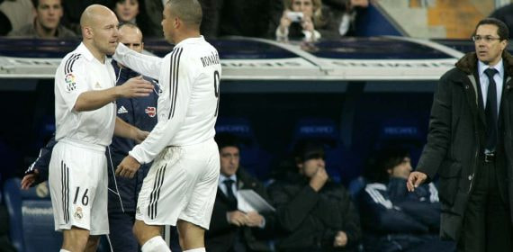 Gravesen y Ronaldo, durante su etapa en el Real Madrid.