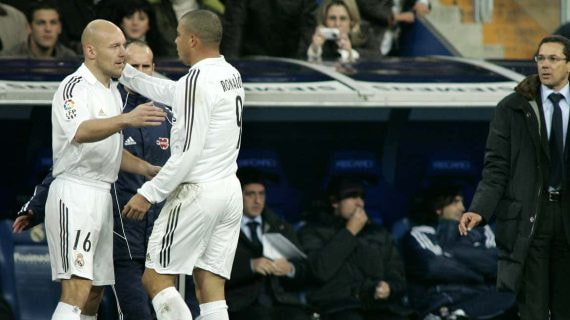 Gravesen y Ronaldo, durante su etapa en el Real Madrid.