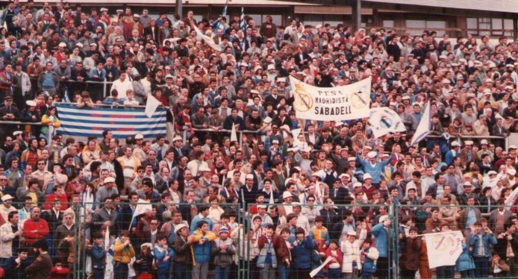 La grada de Sarrià, en un encuentro jugado en los años 70.