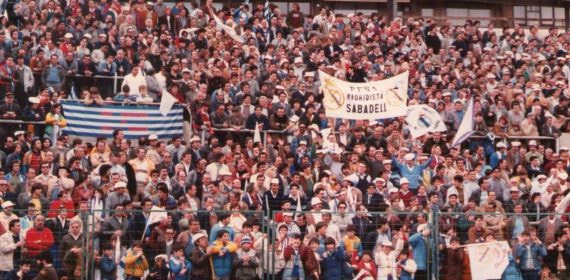 La grada de Sarrià, en un encuentro jugado en los años 70.