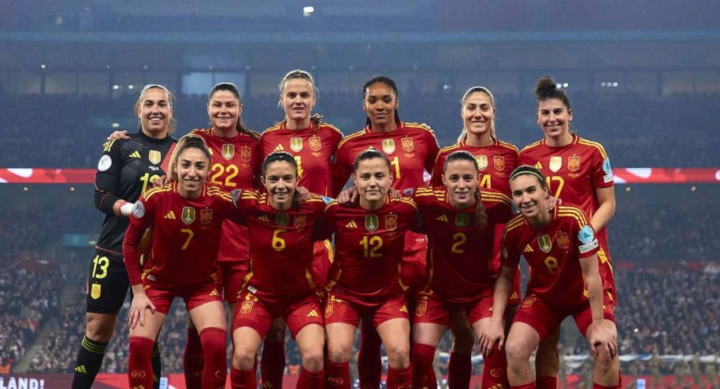 El once de la Selección femenina, ayer, en Wembley.
