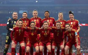 El once de la Selección femenina, ayer, en Wembley.