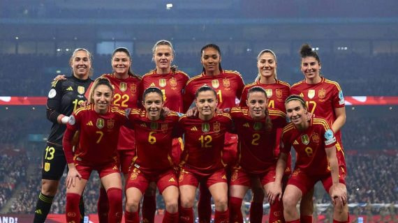 El once de la Selección femenina, ayer, en Wembley.