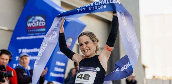 La atleta navarra Estefanía Unzu, conocida como Verdeliss, durante un maratón en San Sebastián de los Reyes.