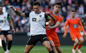 Hugo Duro, en un partido con el Valencia. E