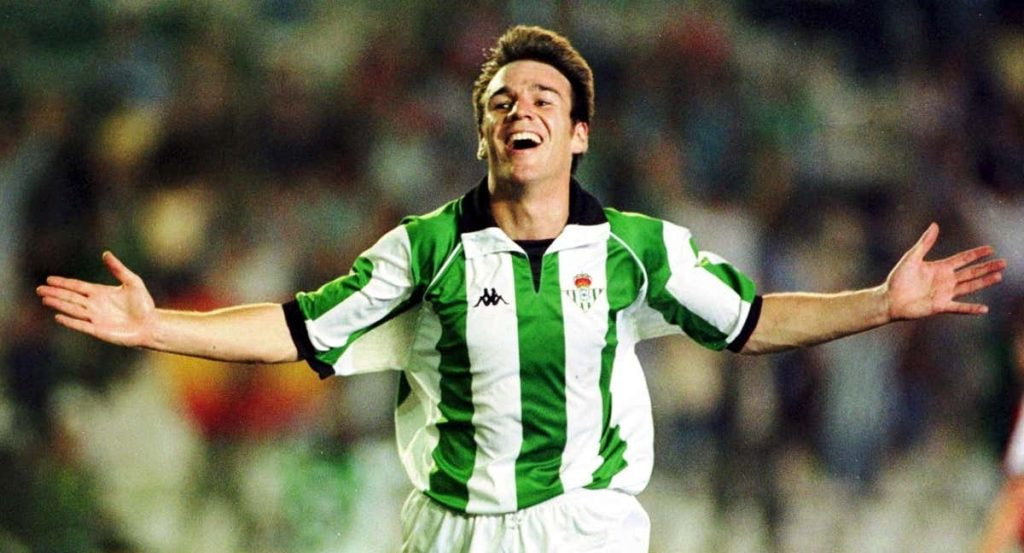 Iván Pérez, posa como jugador del Betis.