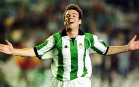 Iván Pérez, posa como jugador del Betis.