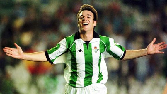 Iván Pérez, posa como jugador del Betis.