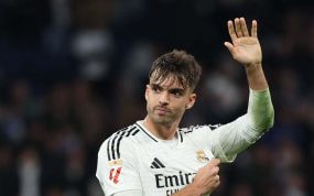 Raúl Asencio, en un partido con el Real Madrid.