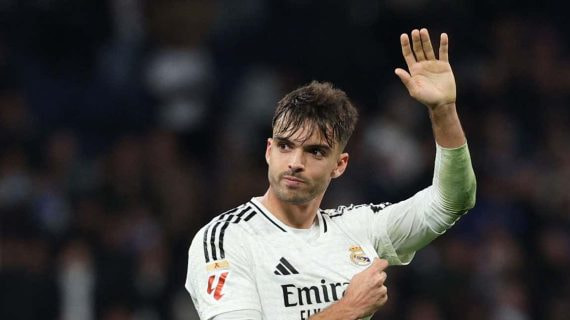 Raúl Asencio, en un partido con el Real Madrid.