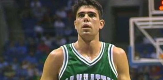 Jero Bucero, durante su etapa universitaria en los Manhattan Jaspers.