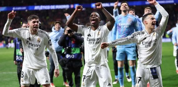 Los futbolistas del Real Madrid celebraron en el Metropolitano el pase a cuartos de final.