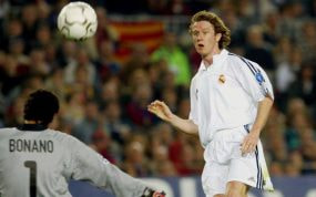 McManaman supera a Bonano en uno de sus goles con el Real Madrid.
