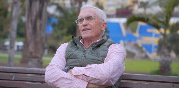 Paco García Caridad, durante la entrevista, en el antiguo Estadio Insular