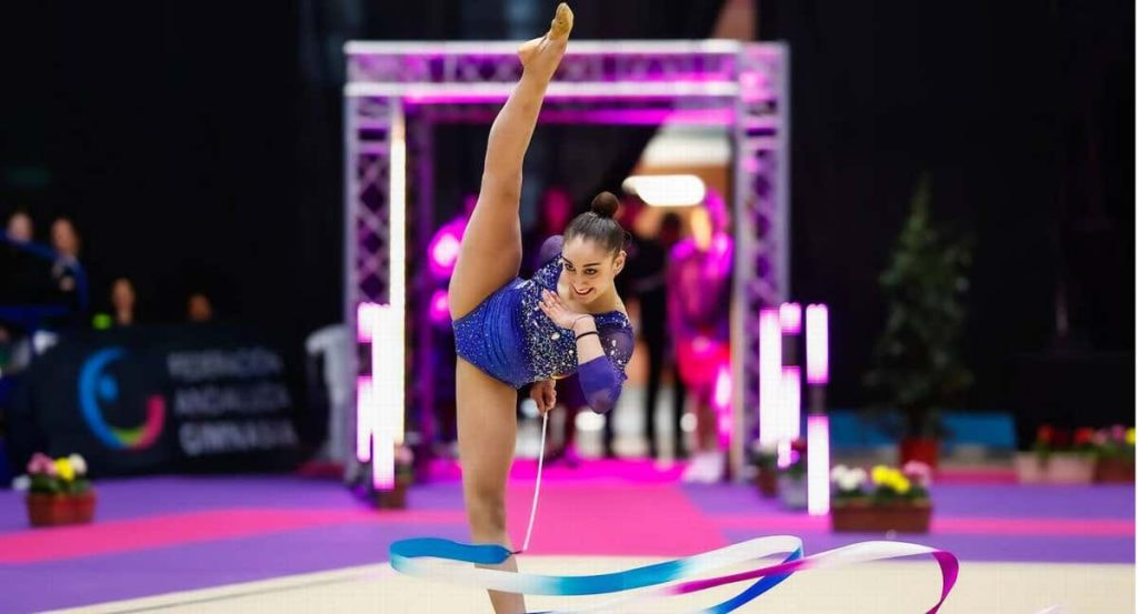 Daniela Picó, durante su ejercicio de cinta en el GP de Marbella