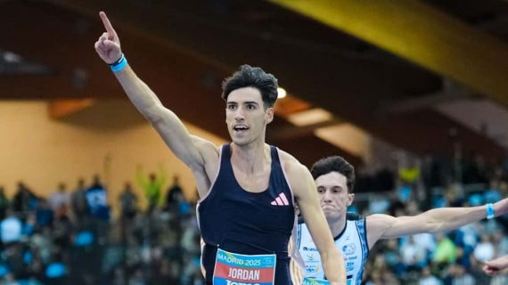 Abel Jordán celebra su oro nacional de 60 metros hace unos días.