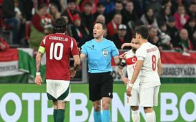 Szoboszlai y Güler, durante el partido.