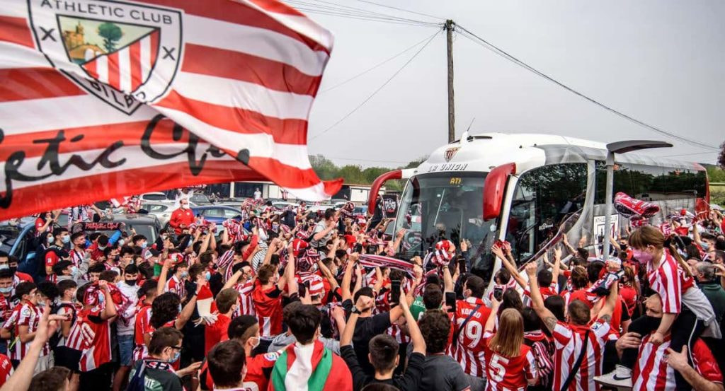 Foto de archivo de una despedida en Lezama al equipo.