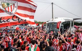 Foto de archivo de una despedida en Lezama al equipo.