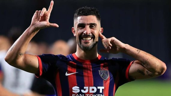 Álvaro González está viviendo una gran experiencia en Malasia.