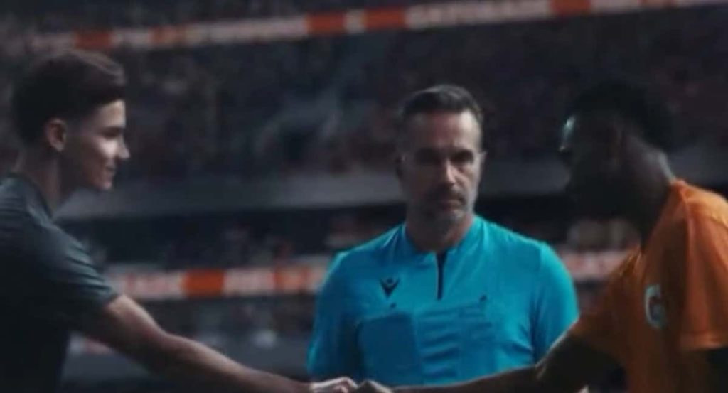 Julián y Vini en una parte del anuncio de Gatorade.