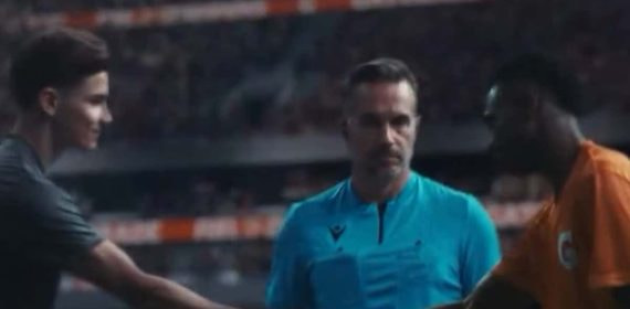Julián y Vini en una parte del anuncio de Gatorade.
