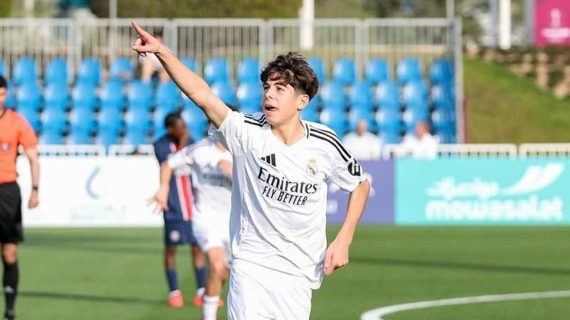 Bryan Bugarín celebra un gol con el Real Madrid.