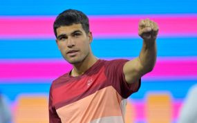 Carlos Alcaraz celebra un punto en Indian Wells.