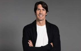 César Navas, exfutbolista español, repasa su carrera profesional.