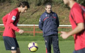 Miguel de las Cuevas junto a Manolo Preciado.