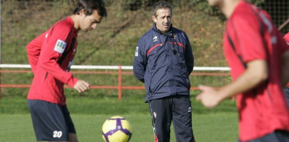 Miguel de las Cuevas junto a Manolo Preciado.