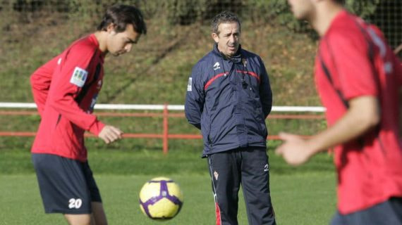 Miguel de las Cuevas junto a Manolo Preciado.