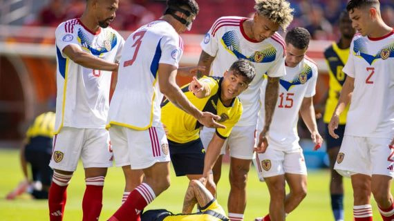 Alan Franco se queja en el pasado partido entre Venezuela y Ecuador disputado en 2024