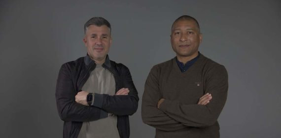 Nacho Rivara y Gato Romero durante su visita a Relevo.