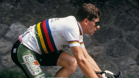 Gianni Bugno, con el maillot de campeón del mundo en 1992.