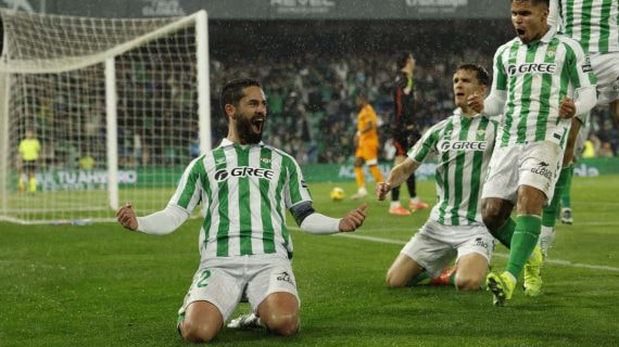 Isco celebra uno de sus goles ante el Real Madrid.