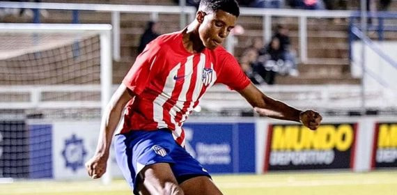 Jorge Domínguez jugando con el Atlético de Madrid.