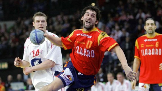Juanín García, durante el Europeo de balonmano 2007.