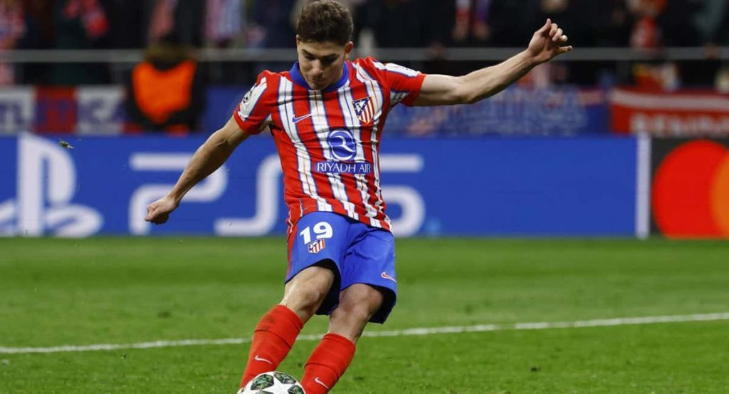Julián Alvarez, en la tanda de penaltis contra el Real Madrid.