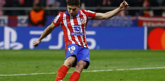 Julián Alvarez, en la tanda de penaltis contra el Real Madrid.