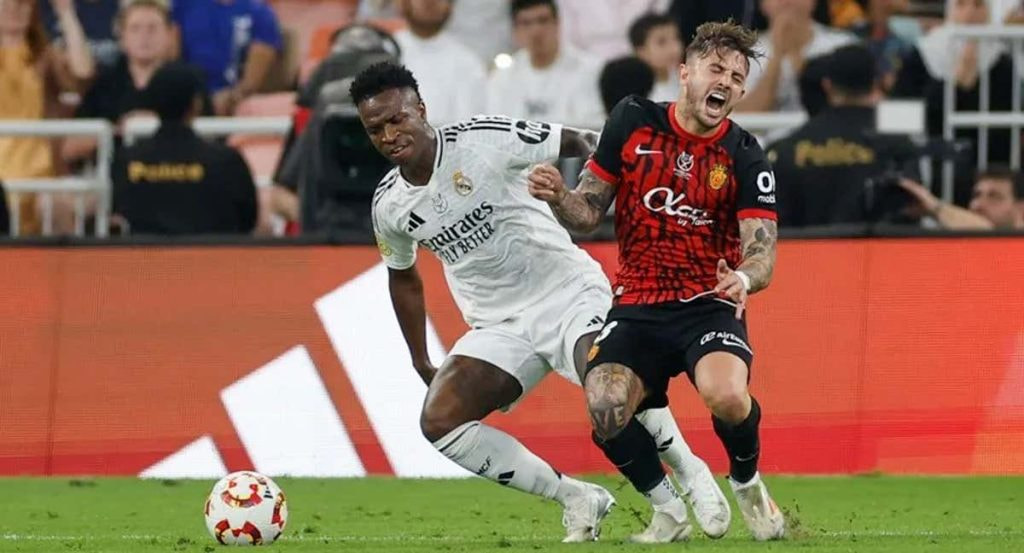 Maffeo y Vinicius, en una disputa.