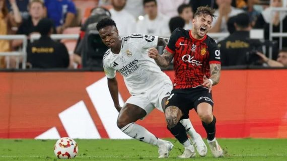 Maffeo y Vinicius, en una disputa.
