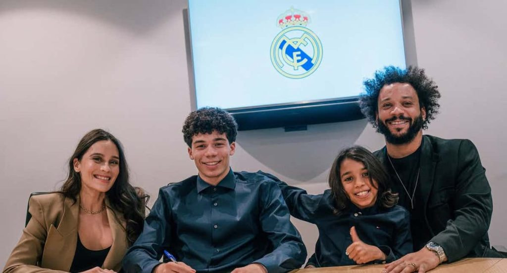 Marcelo, su mujer y sus hijos.