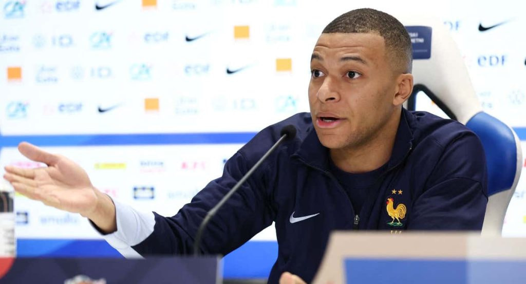 Mbappé, en la conferencia de prensa con Francia.