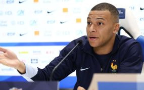 Mbappé, en la conferencia de prensa con Francia.