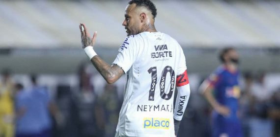 Neymar ha generado seis goles en sus siete partidos con Santos.